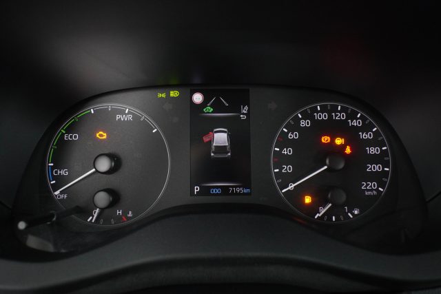 TOYOTA Yaris usata 12