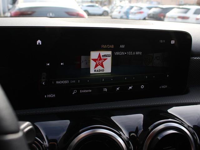 MERCEDES-BENZ A 180 usata, con Leve al volante