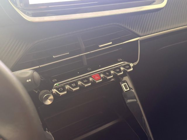 PEUGEOT 208 usata, con Autoradio digitale