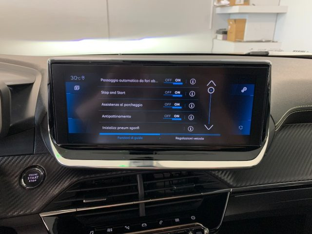 PEUGEOT 2008 usata, con Vetri oscurati