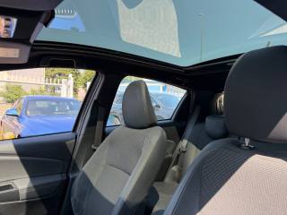 TOYOTA Yaris usata, con Fari Xenon