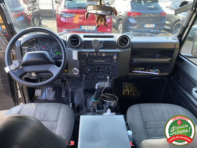 LAND ROVER Defender usata 11