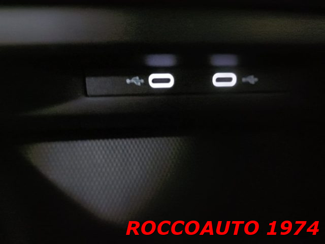 VOLKSWAGEN Golf usata, con Touch screen