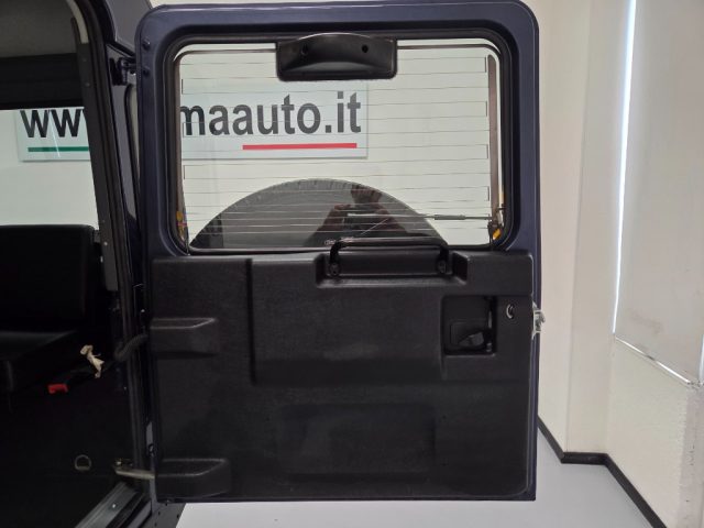 LAND ROVER Defender usata, con Bracciolo