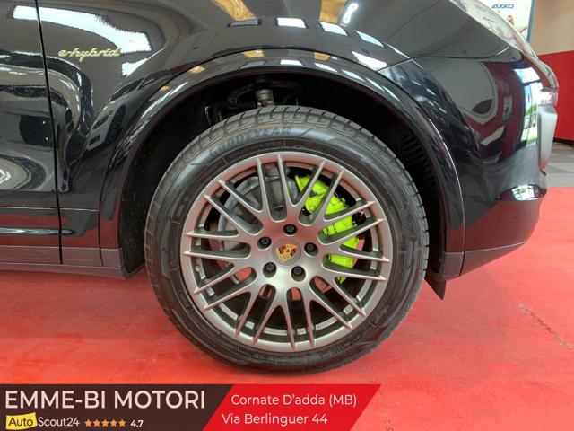 PORSCHE Cayenne usata, con Autoradio