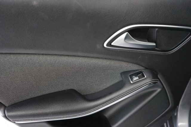 MERCEDES-BENZ A 160 usata, con Telecamera per parcheggio assistito