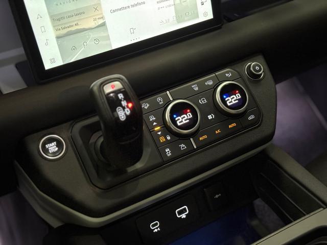 LAND ROVER Defender usata, con Park Distance Control