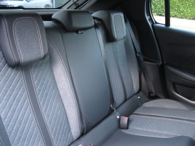 PEUGEOT 208 usata, con Vetri oscurati