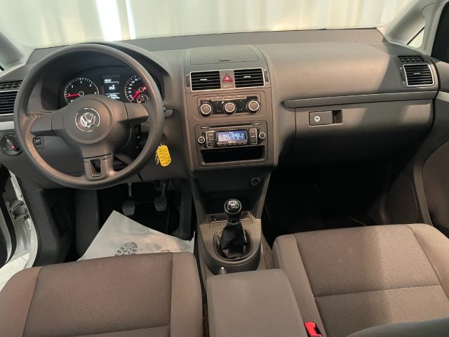 VOLKSWAGEN Touran usata, con Autoradio