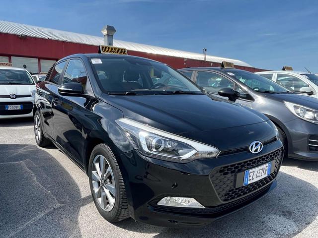 HYUNDAI i20 usata, con Airbag