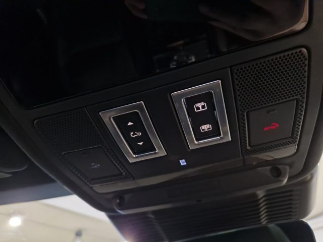 LAND ROVER Range Rover Evoque usata, con Leve al volante