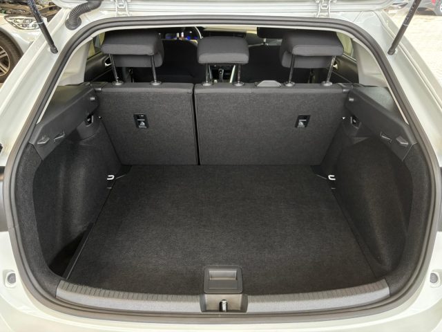 VOLKSWAGEN Taigo usata, con Boardcomputer