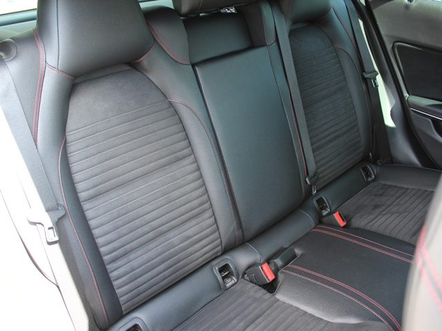 MERCEDES-BENZ GLA 200 usata, con Lettore CD