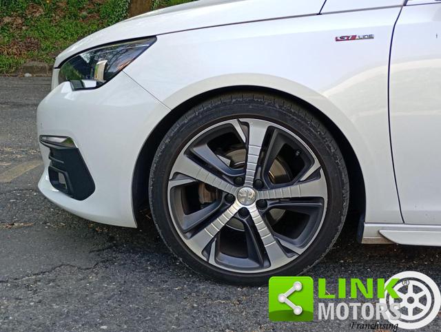 PEUGEOT 308 usata, con Sedile posteriore sdoppiato