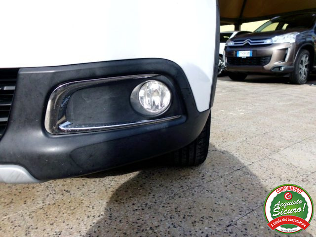 PEUGEOT 2008 usata, con Sensori di parcheggio posteriori