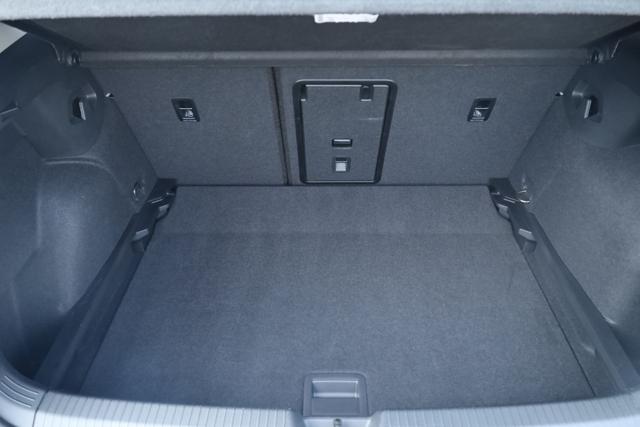 VOLKSWAGEN Golf usata, con Climatizzatore automatico, 3 zone