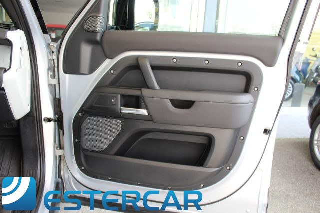 LAND ROVER Defender usata, con Trazione integrale