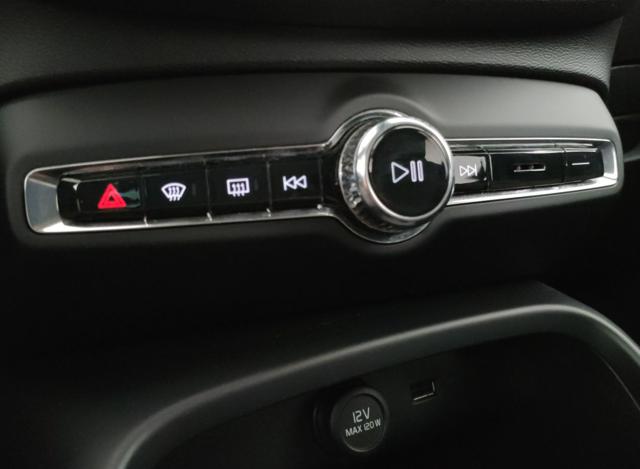 VOLVO XC40 usata, con USB
