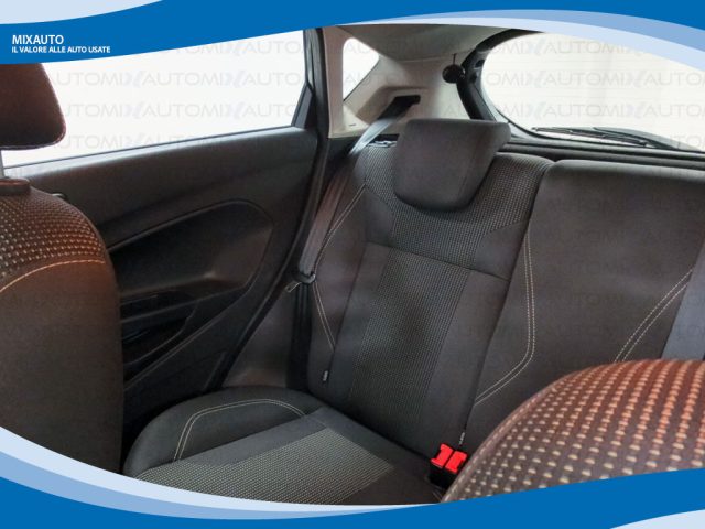 FORD Fiesta usata, con Controllo automatico clima