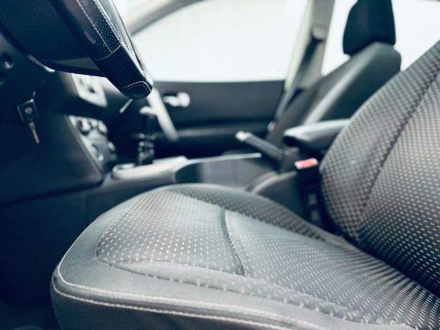 NISSAN Qashqai usata, con Boardcomputer