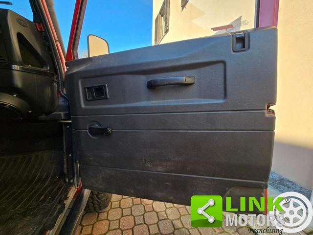 LAND ROVER Defender usata 28