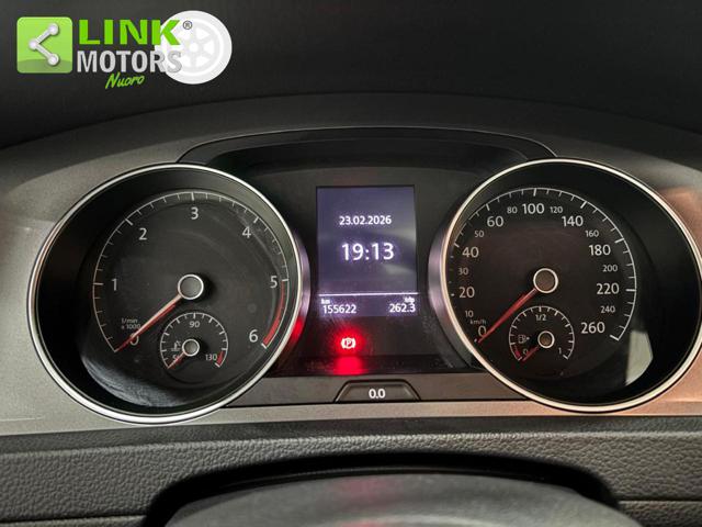 VOLKSWAGEN Golf usata, con USB