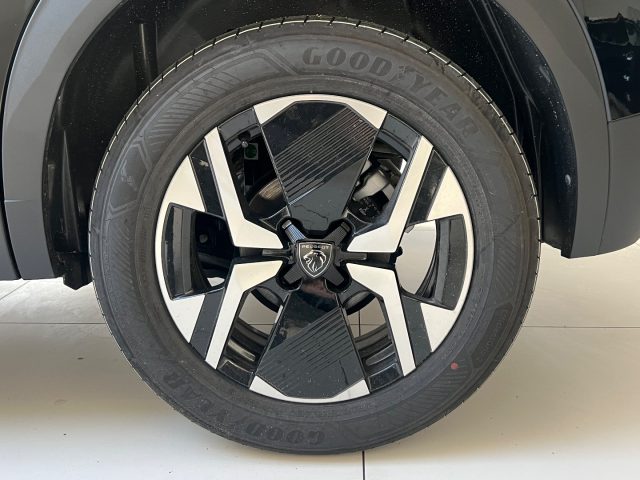 PEUGEOT 2008 usata, con Volante multifunzione