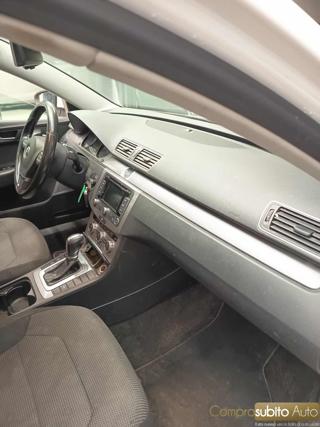 VOLKSWAGEN Passat Variant usata 19
