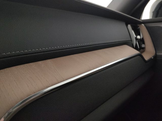 VOLVO XC60 usata, con Volante in pelle