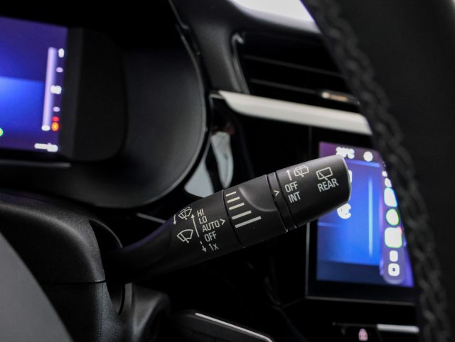OPEL Corsa usata, con Autoradio digitale
