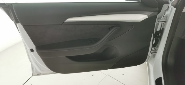 TESLA Model 3 usata, con Riconoscimento dei segnali stradali
