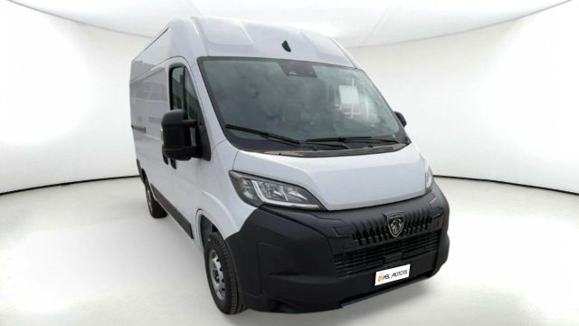 PEUGEOT Boxer usata, con Park Distance Control