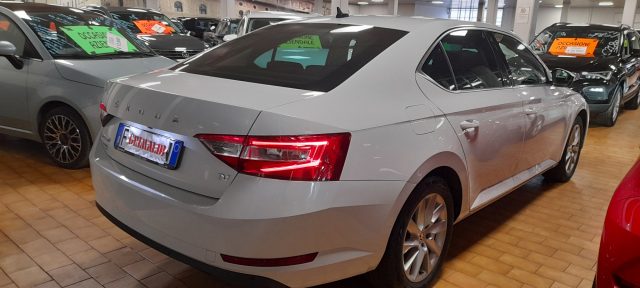 SKODA Superb usata, con Cerchi in lega