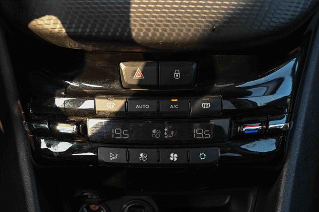 PEUGEOT 2008 usata, con Sistema di navigazione