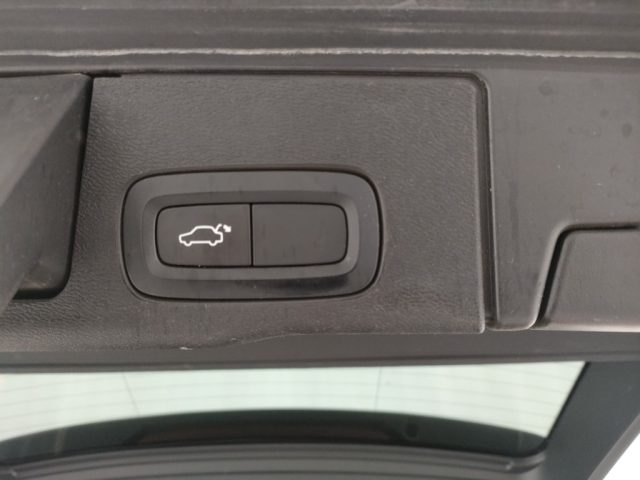 VOLVO XC60 usata, con Autoradio digitale