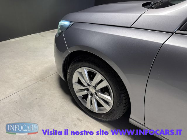 PEUGEOT 308 usata, con USB