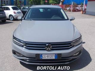 VOLKSWAGEN Passat Variant usata, con Airbag