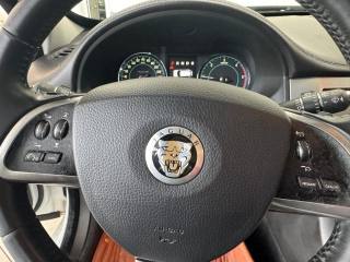 JAGUAR XF usata, con Park Distance Control