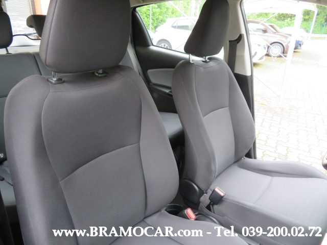 TOYOTA Yaris usata, con Isofix