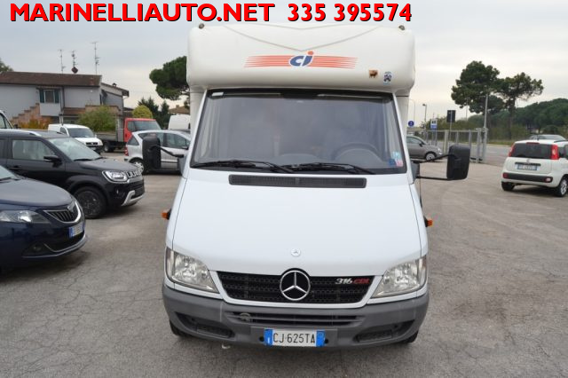 MERCEDES-BENZ usata 2