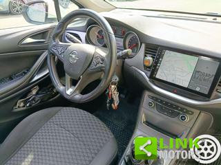 OPEL Astra usata, con Luci diurne