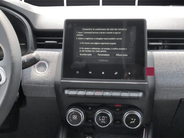 RENAULT Clio usata, con Sistema di navigazione