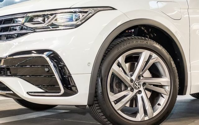 VOLKSWAGEN Tiguan usata, con Controllo trazione