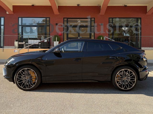 LAMBORGHINI Urus usata, con Autoradio