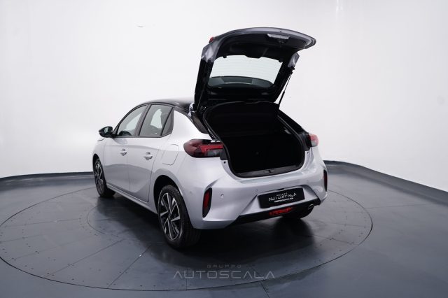 OPEL Corsa usata, con Autoradio digitale