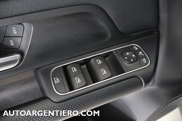 MERCEDES-BENZ GLA 180 usata, con Chiusura centralizzata