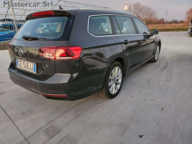 VOLKSWAGEN Passat Variant usata, con Autoradio