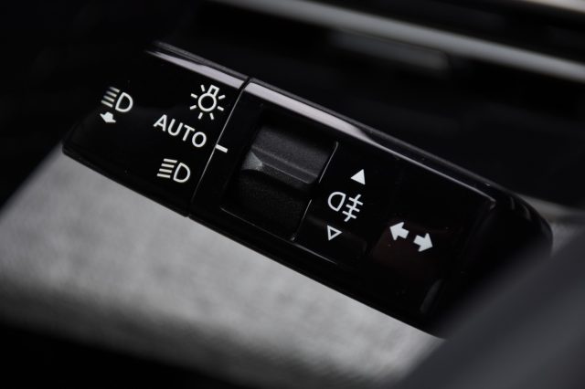 PEUGEOT 3008 usata, con Leve al volante