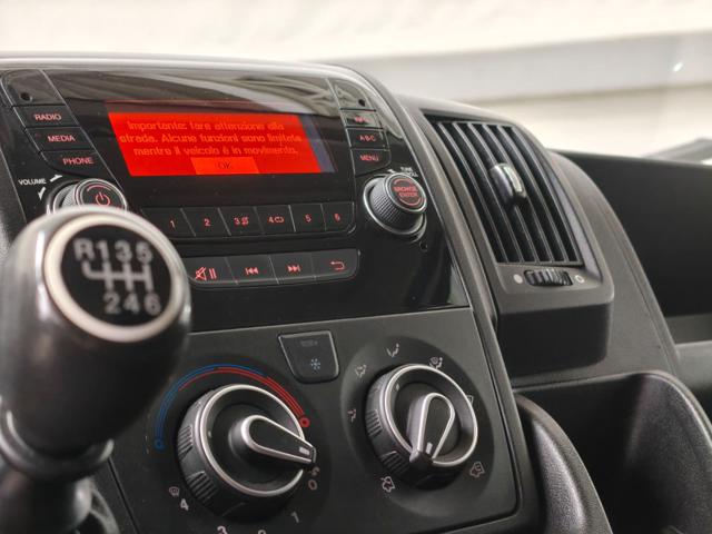PEUGEOT Boxer usata, con USB