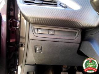 PEUGEOT 2008 usata, con Interni in pelle